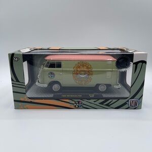 1960 VOLKSWAGEN DELIVERY VAN "MAUI & SONS" 1/24 DIECAST MODEL BY M2 40300-128 B